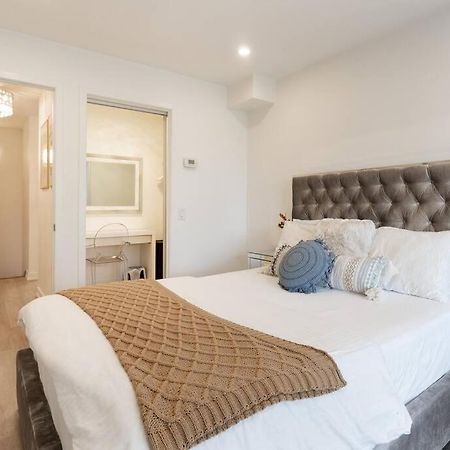 Luxe 2 Bed Suite Downtown Toronto Near Waterfront Εξωτερικό φωτογραφία