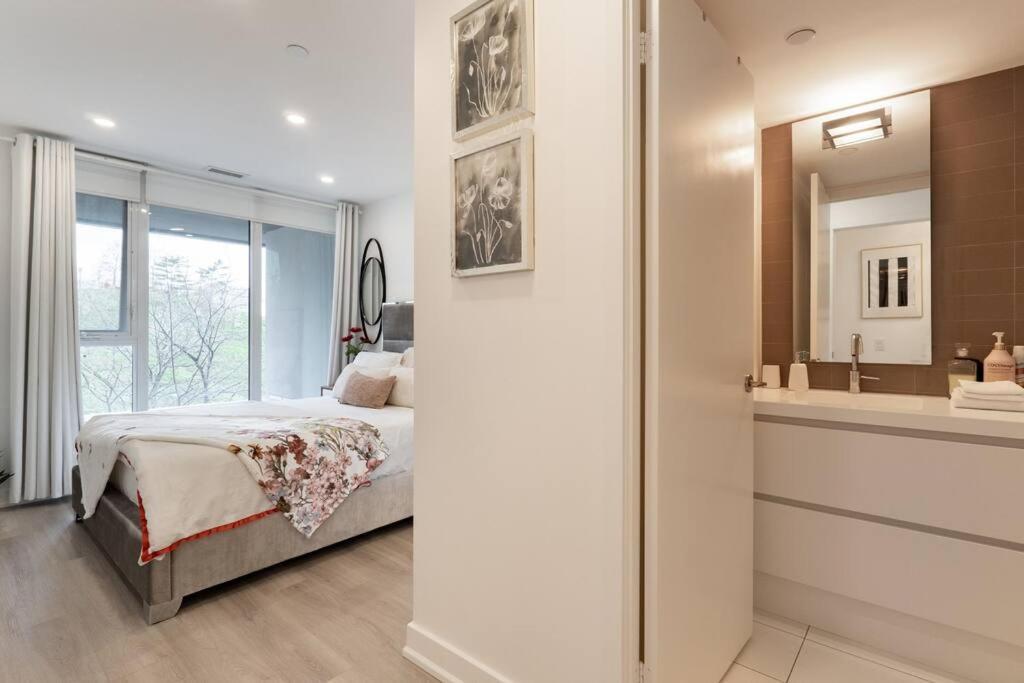 Luxe 2 Bed Suite Downtown Toronto Near Waterfront Εξωτερικό φωτογραφία